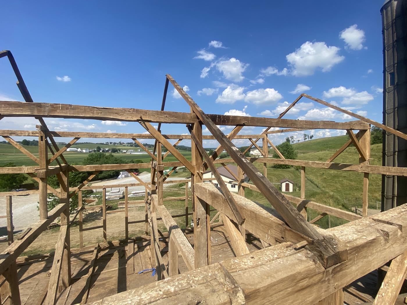 https://www.ohiovalleybarnsalvage.com/images/Beachy Historic Ohio Barn Frame - Your Source For Sawn Barn Timbers