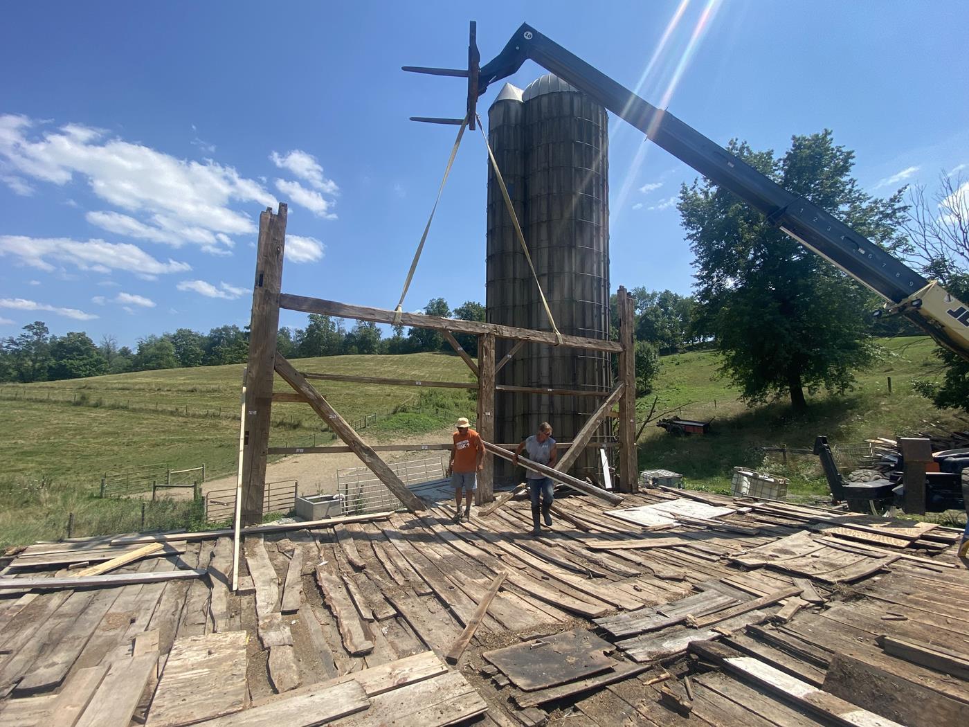 https://www.ohiovalleybarnsalvage.com/images/Beachy Historic Ohio Barn Frame - Your Source For Sawn Barn Timbers
